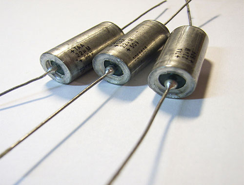Axial-lead tubular hermetically sealed solid tantalum capacitors have proven reliability and performance, combined with low leakage current, high capacitance and low dissipation factor with very high stability over time.